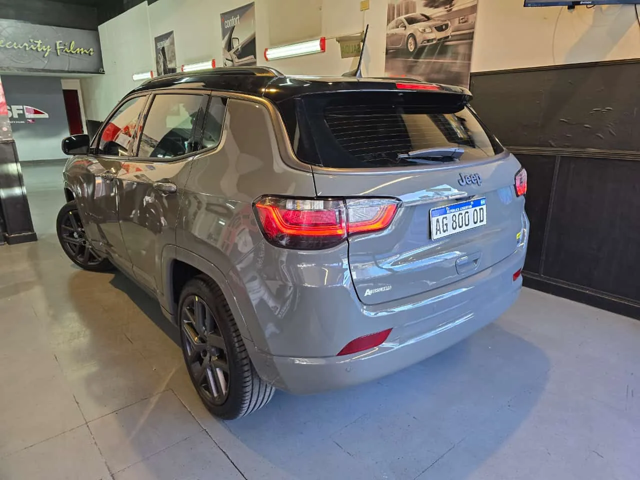 Jeep Compass con laminado de cristales