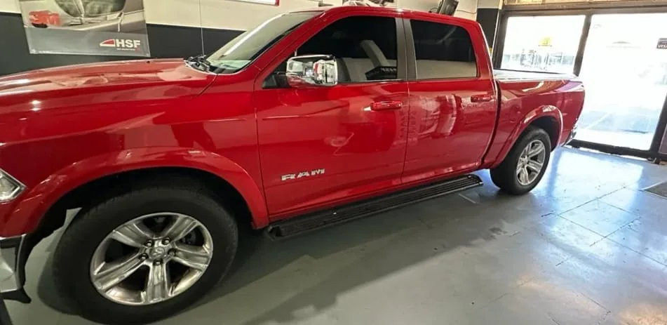 RAM Rampage con polarizado premium