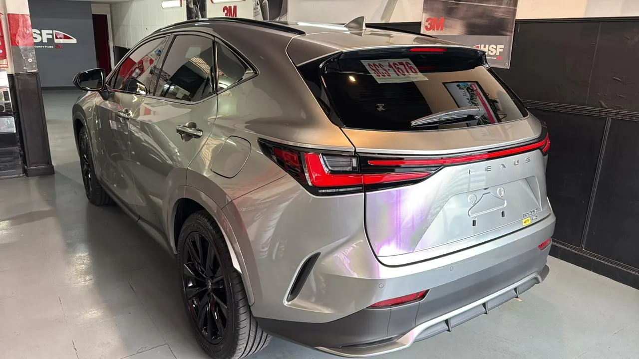 Lexus NX 350 con cristales laminados