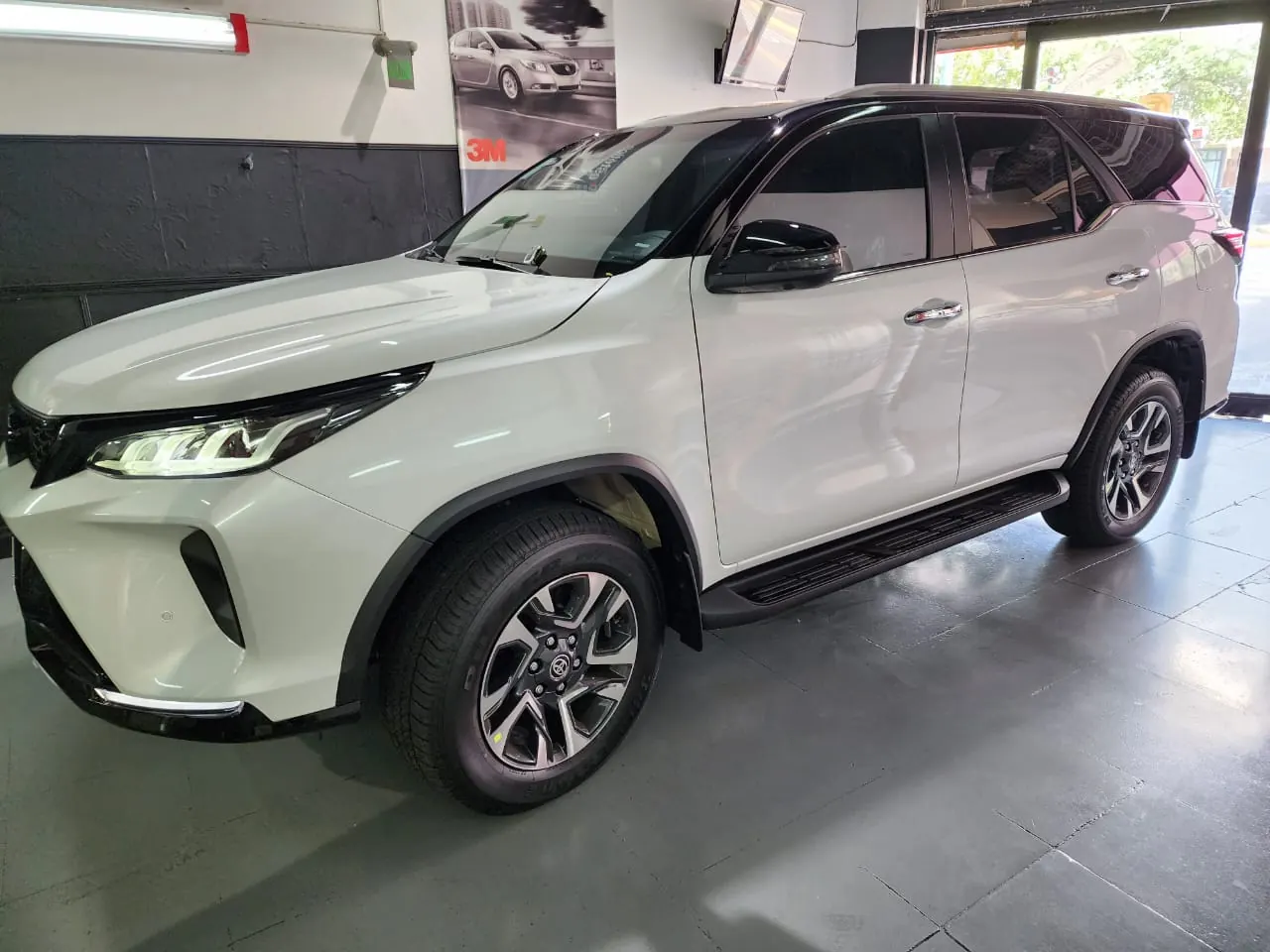 Toyota SW4 con polarizado premium